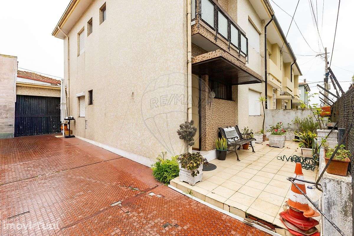 Moradia T4 para venda - Grande imagem: 2/17