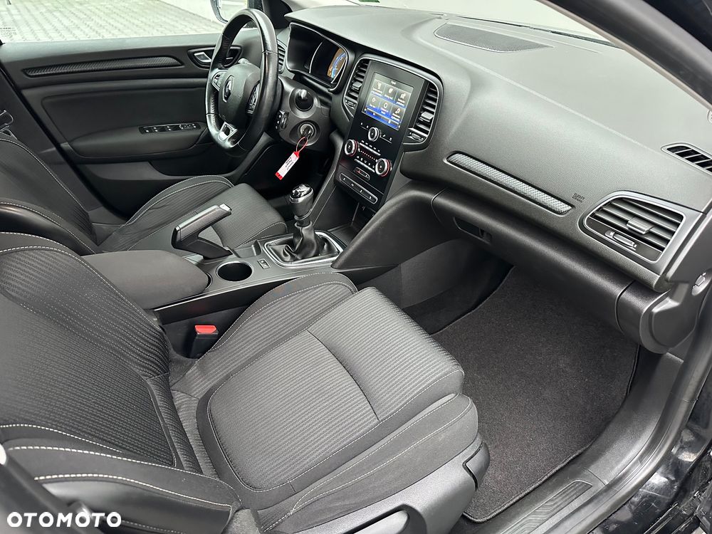 Renault Megane ENERGY TCe 130 INTENS - 37