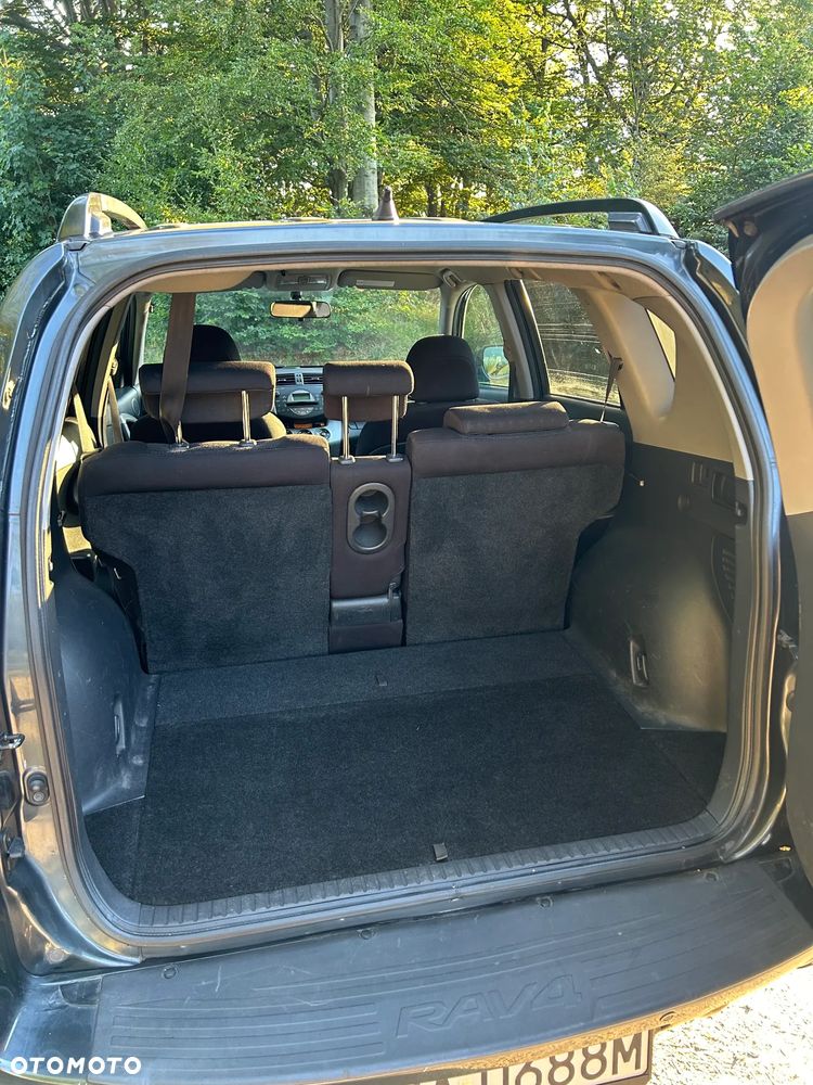 Toyota RAV4 2.2 D-4D Premium - 10