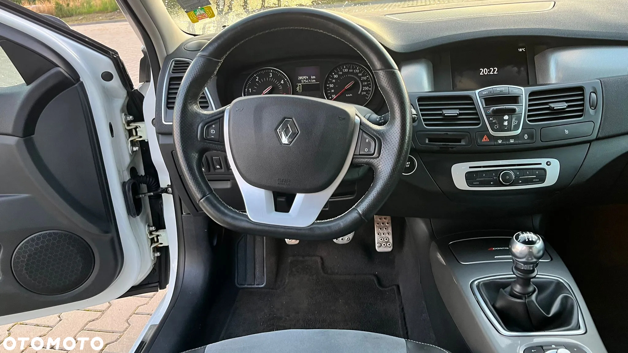 Renault Laguna ENERGY dCi 175 FAP Start & Stop Bose Edition - 27