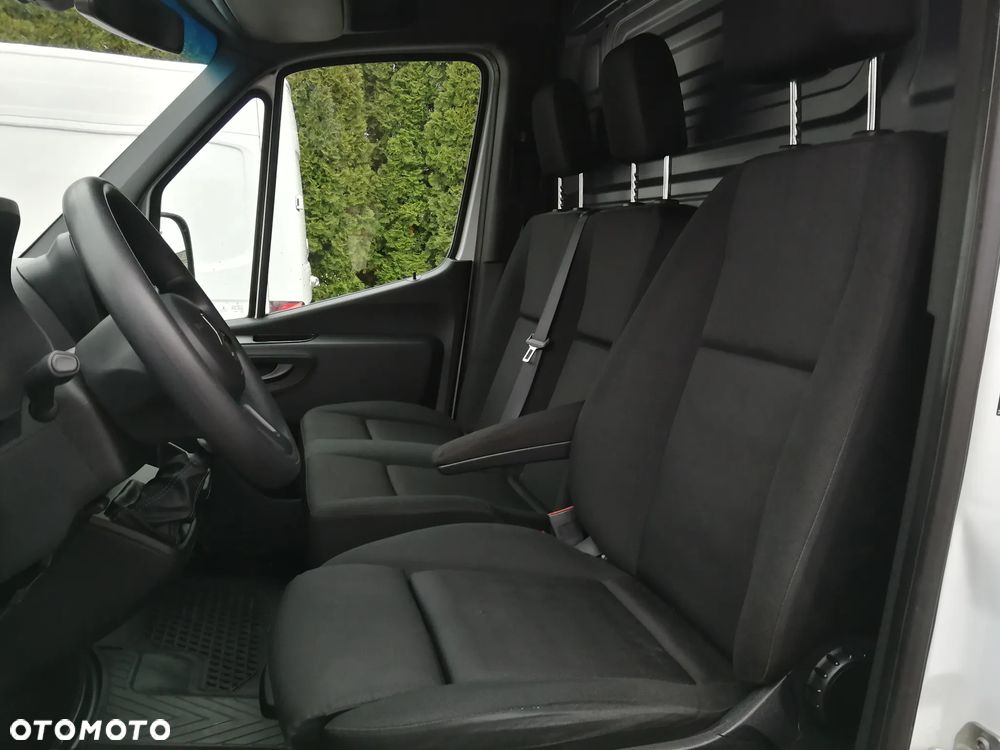 Mercedes-Benz Sprinter - 17