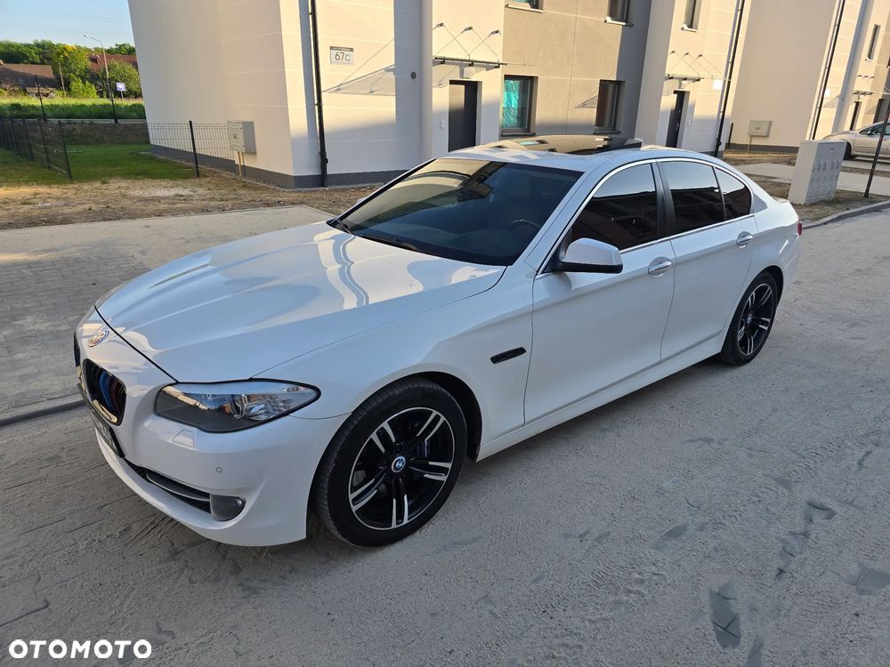BMW Seria 5 525d Touring Luxury Line - 1