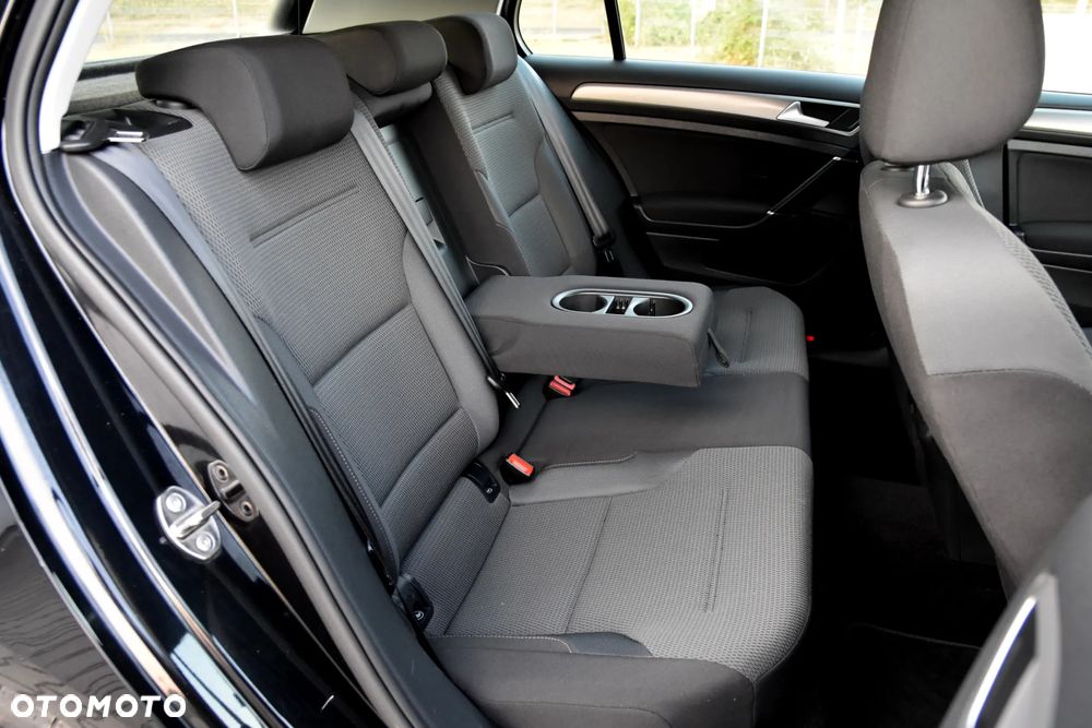 Volkswagen Golf 2.0 TDI SCR Comfortline - 18