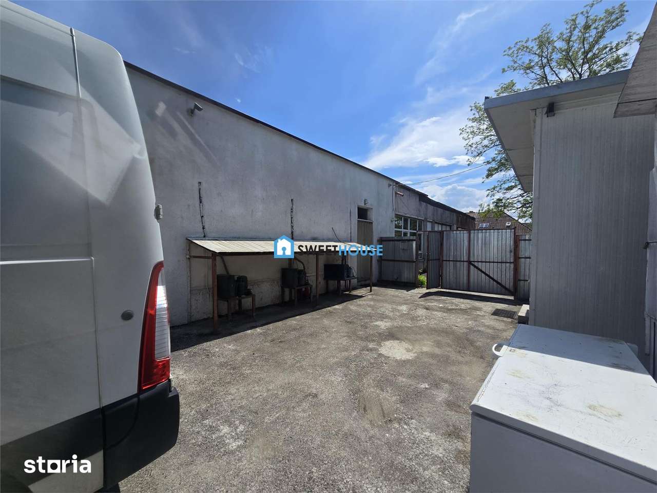 Hala Industriala Spatiu Comercial Cartierul Florilor - Imagine principală: 4/7