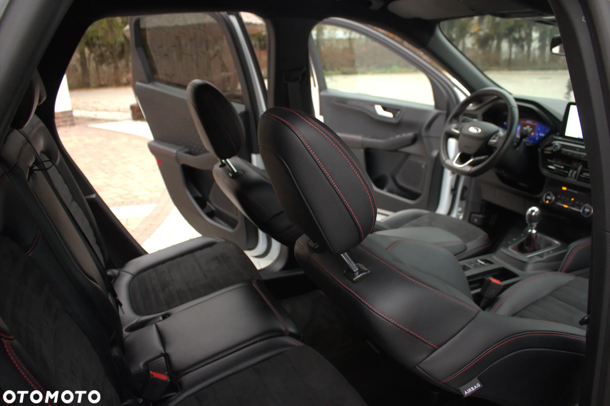Ford Kuga 2.0 TDCi 2x4 ST-Line - 21