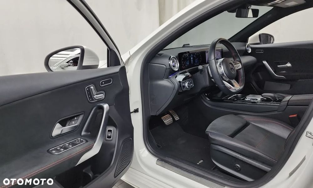 Mercedes-Benz Klasa A 220 4Matic 7G-DCT - 18