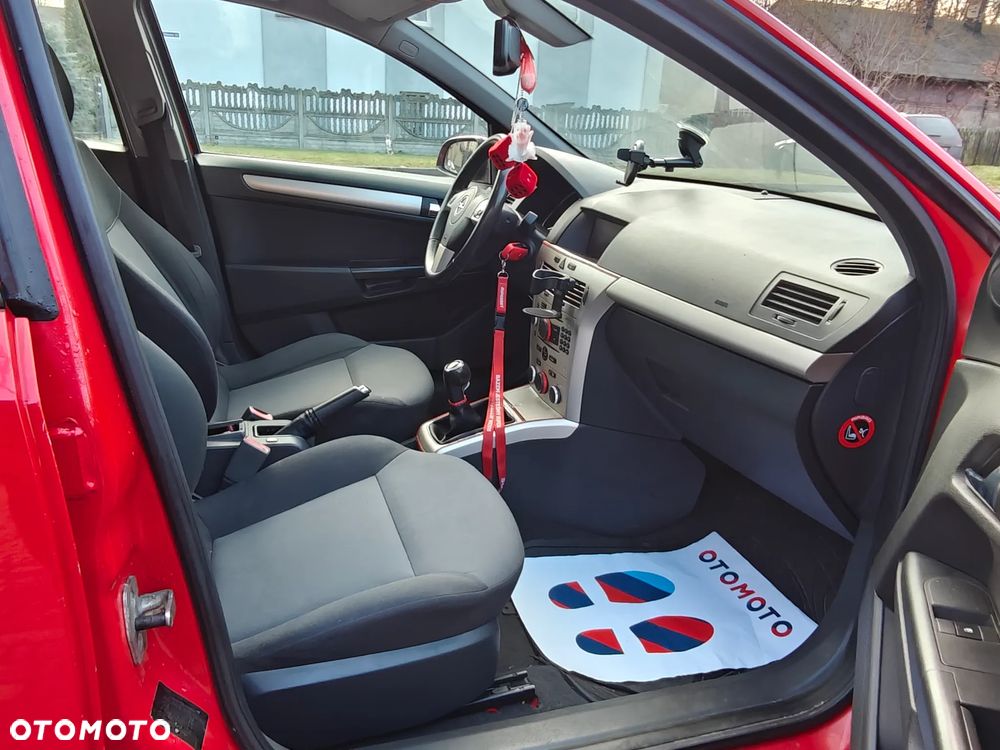 Opel Astra 1.9 CDTI DPF Cosmo - 19