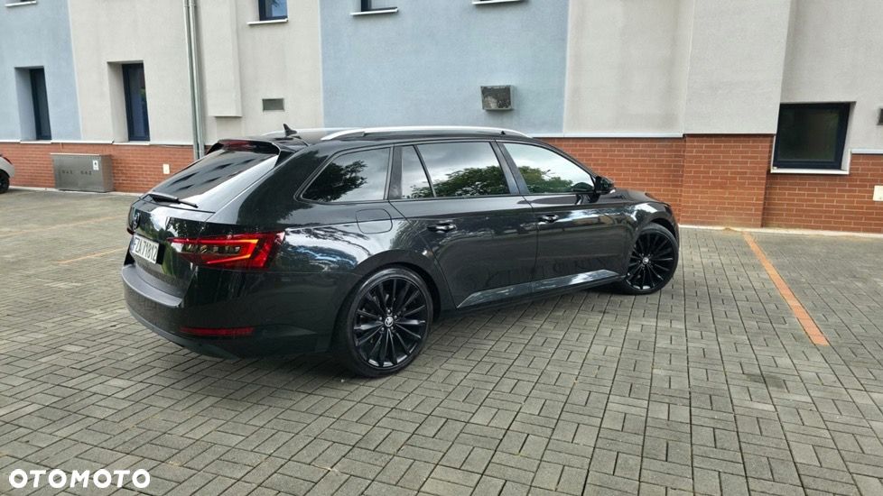 Skoda Superb 2.0 TDI Sportline DSG - 11
