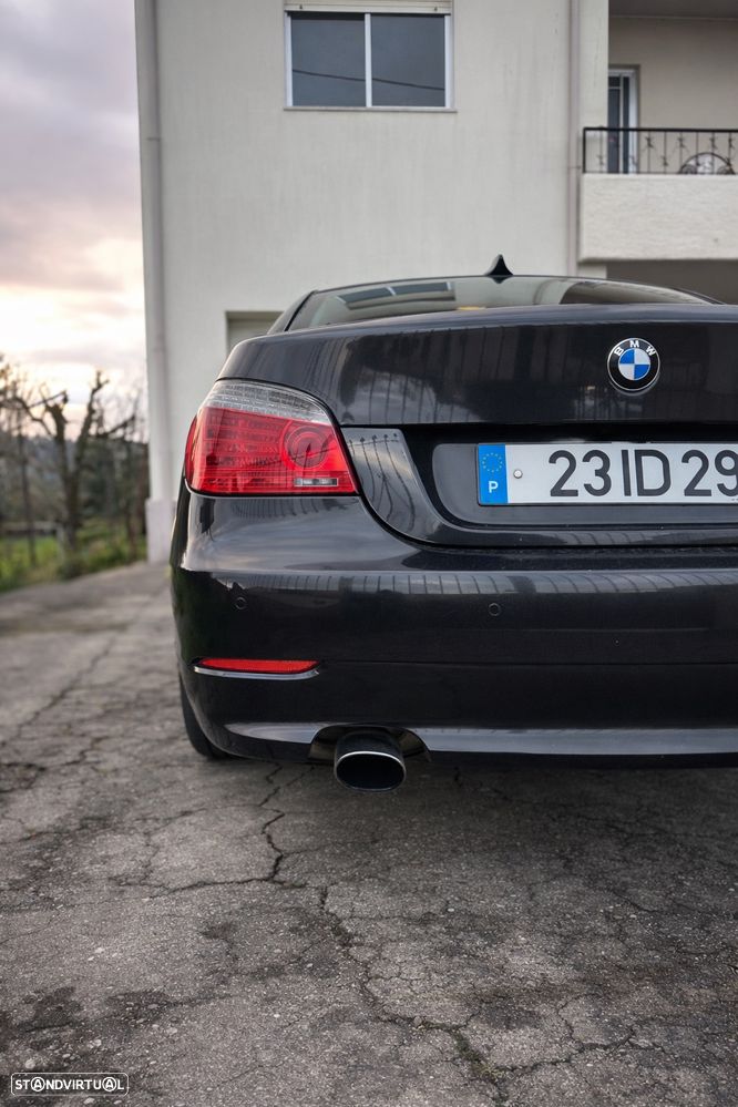 BMW 520 dA Executive - 8