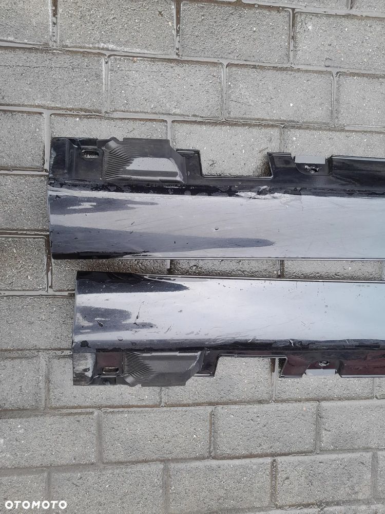 MERCEDES E-KLASA E213 NAKŁADKI LISTWY PROGOWE KOMPLET A2136900940 - 2