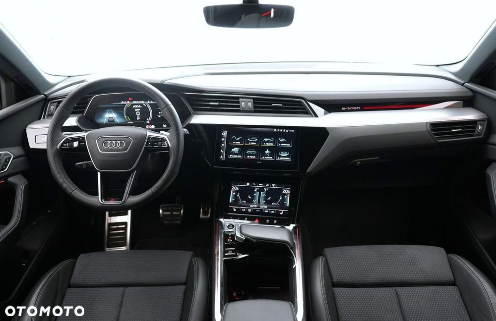 Audi Q8 e-tron - 26