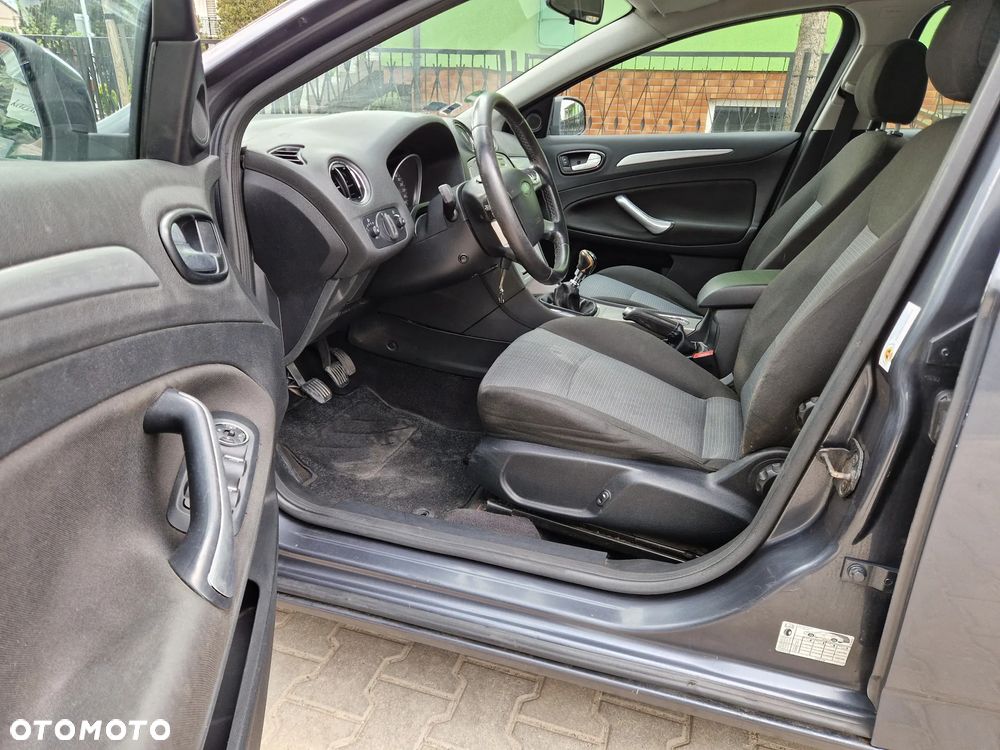 Ford Mondeo - 7