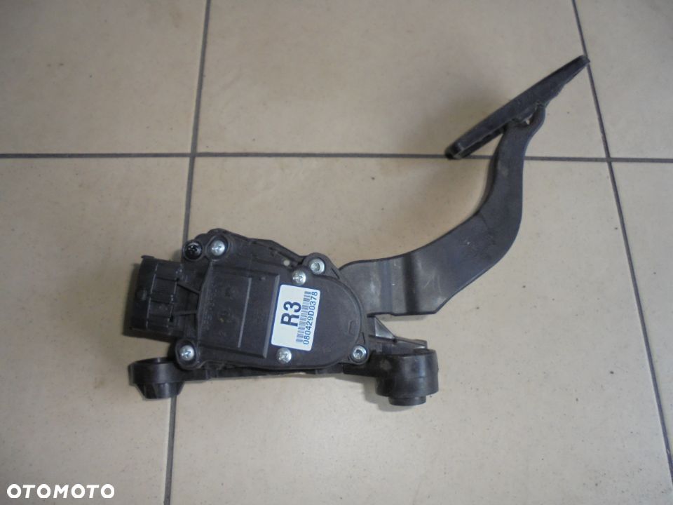 POTENCJPMETR GAZU KIA SPORTAGE II 2.0 CRDI - 1