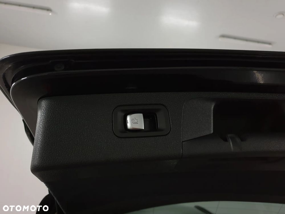 Mercedes-Benz Klasa E 300 de 4Matic 9G-TRONIC AMG Line - 34