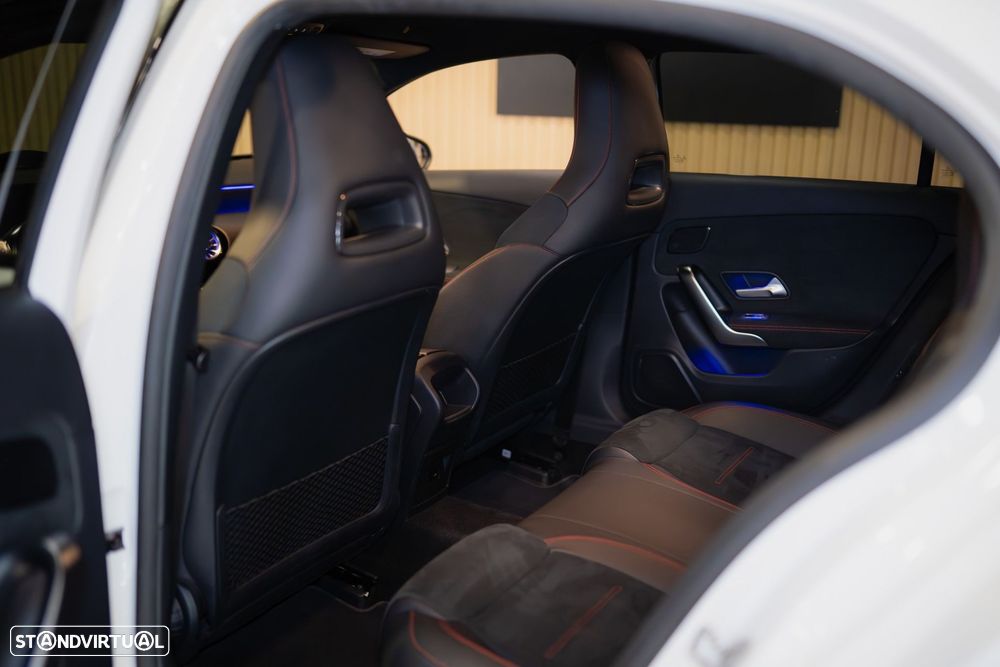 Mercedes-Benz A 250 e 8G-DCT AMG Line - 25