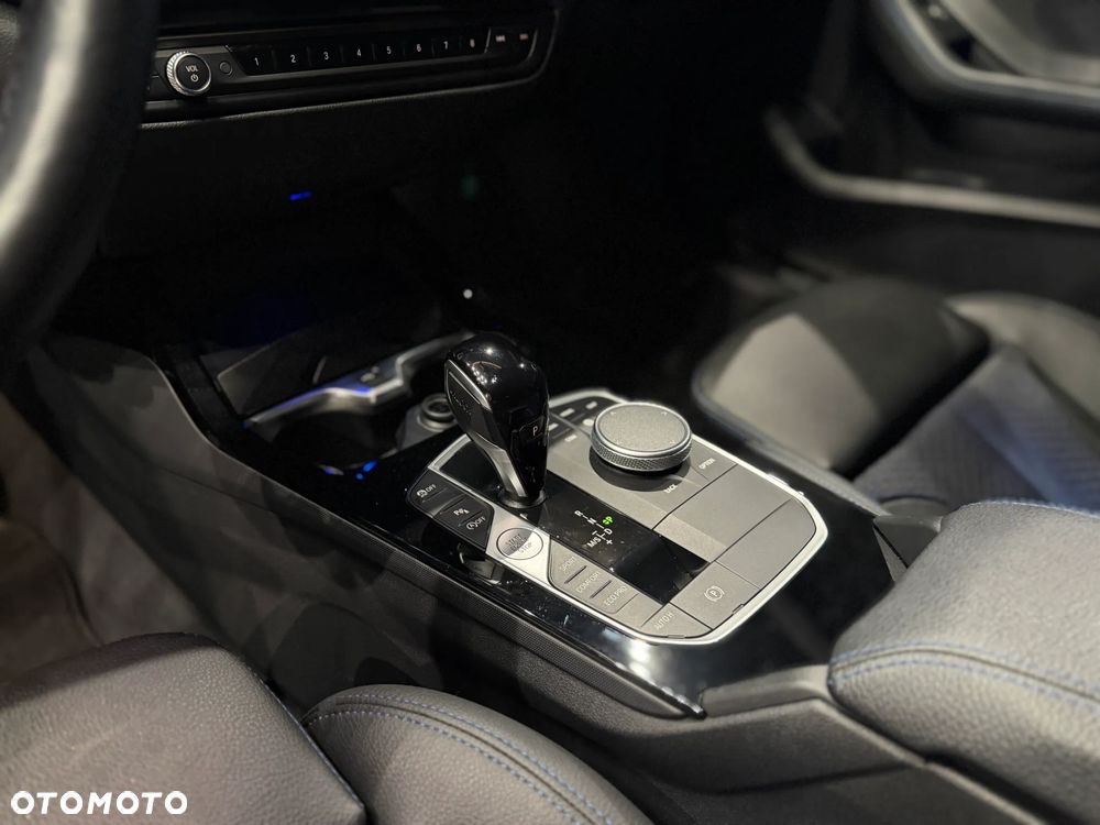 BMW Seria 1 120i M Sport - 12