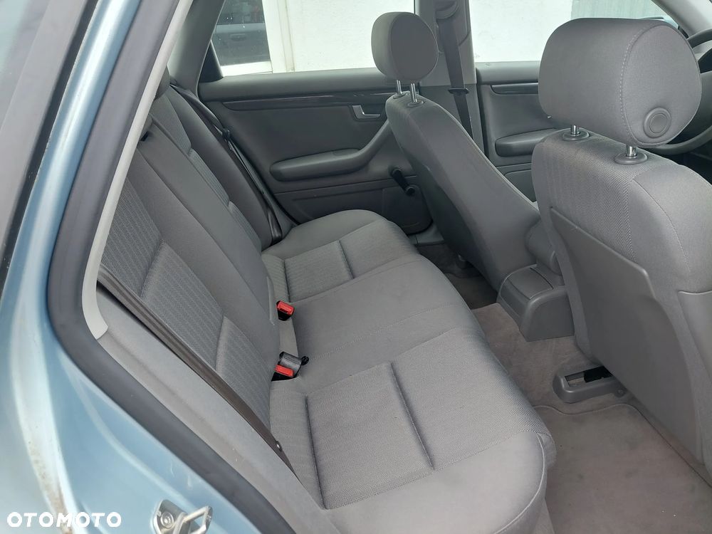 Audi A4 Limousine - 15