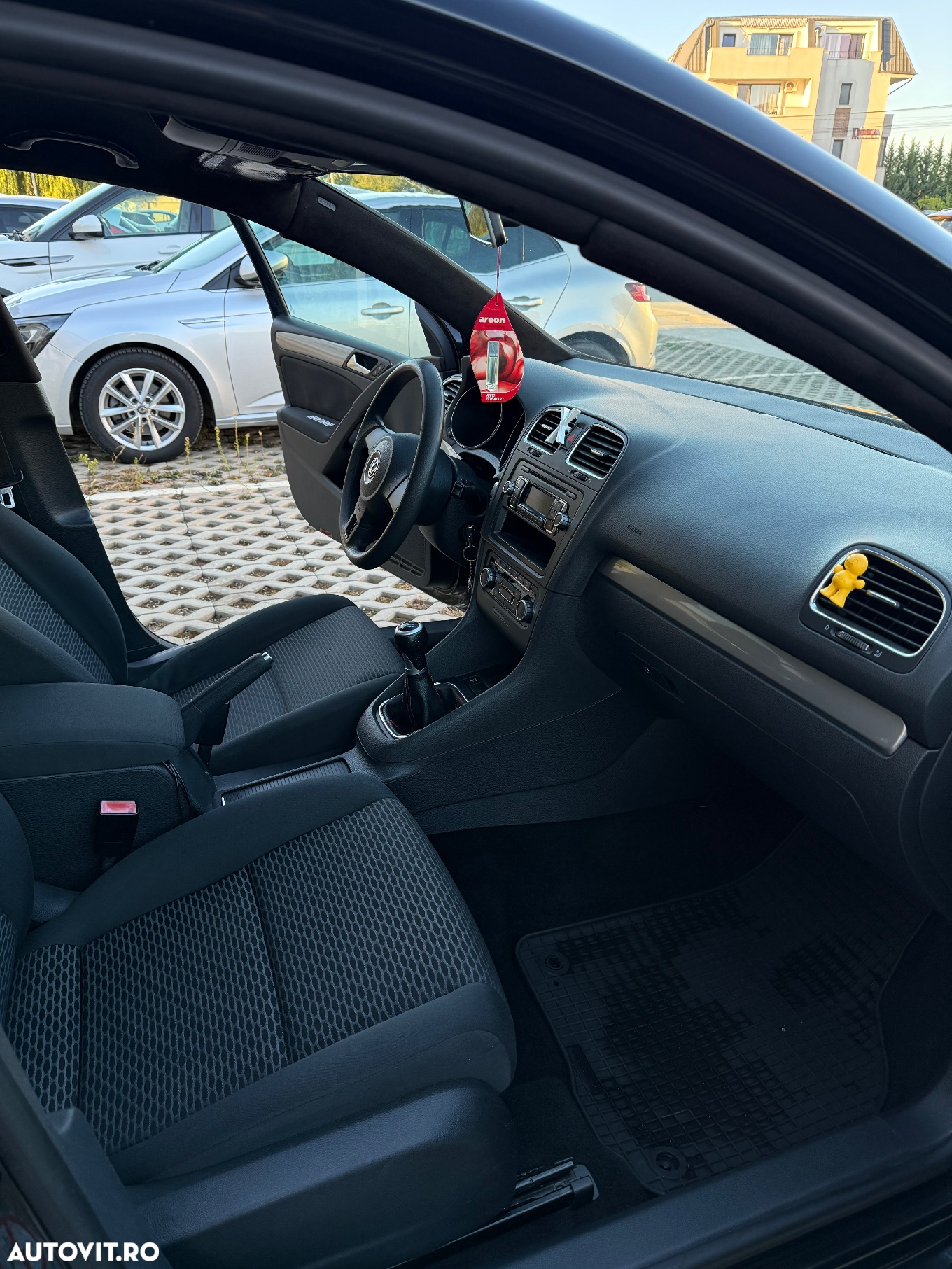 Volkswagen Golf - 10