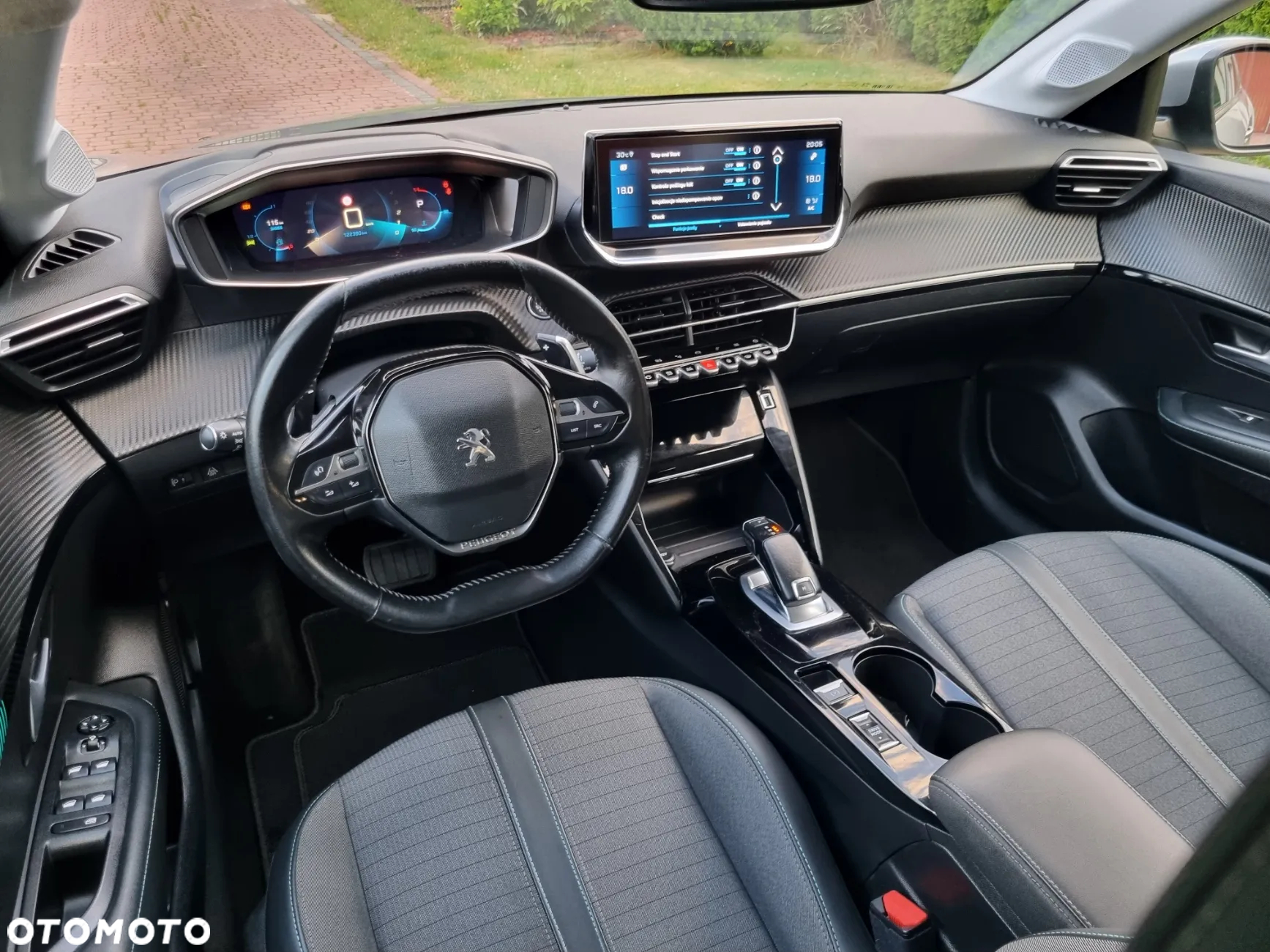 Peugeot 208 1.2 PureTech GT Line S&S EAT8 - 17
