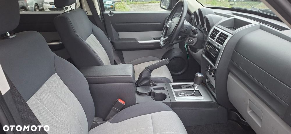 Dodge Nitro 2.8 CRD DPF Automatik SXT - 12