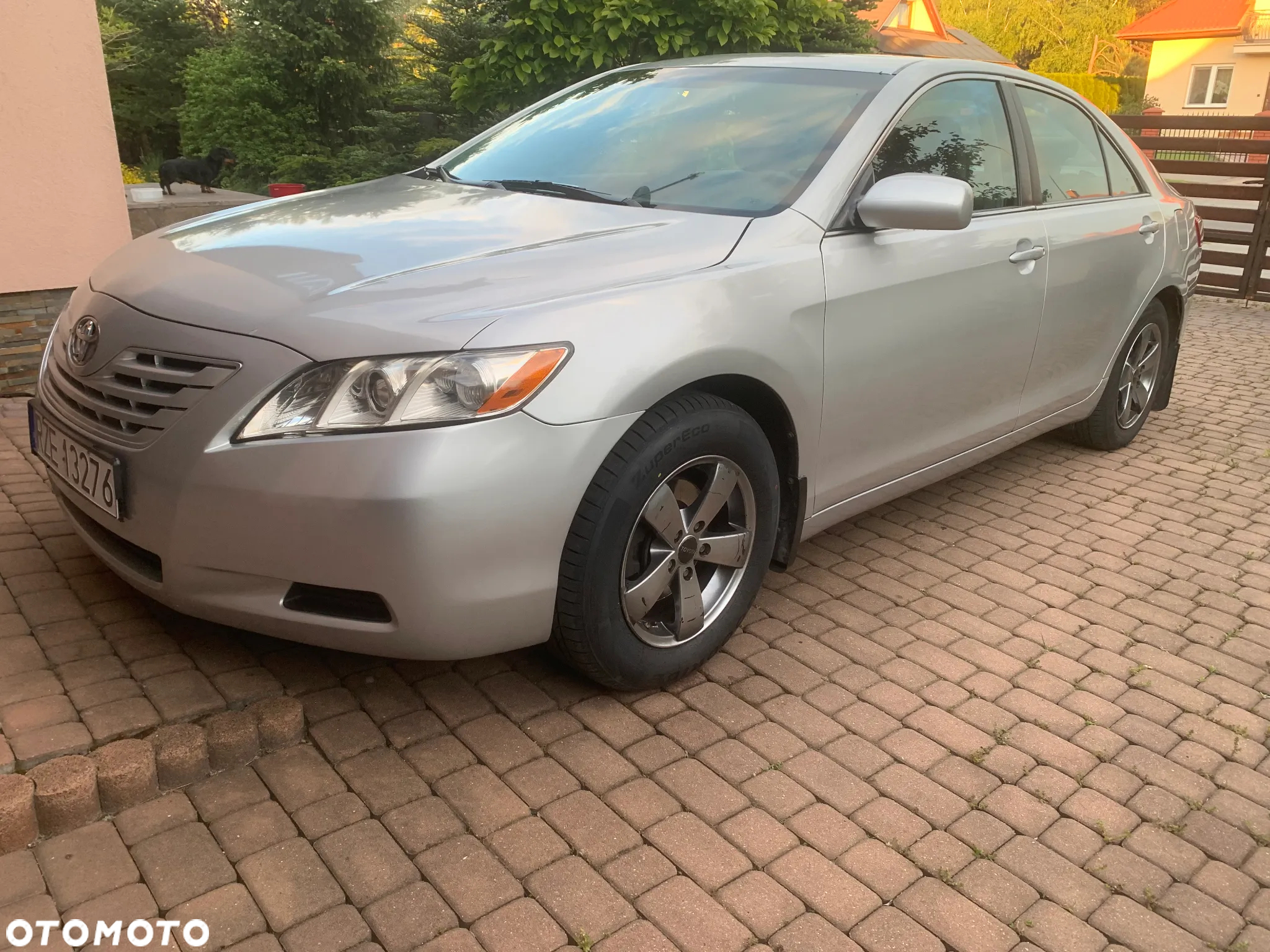 Toyota Camry 2.4 XLE - 8
