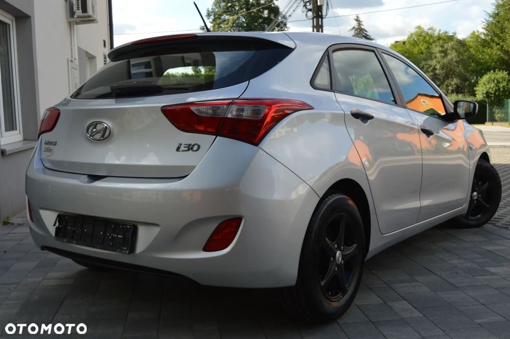 Hyundai i30 1.4 Trend - 14