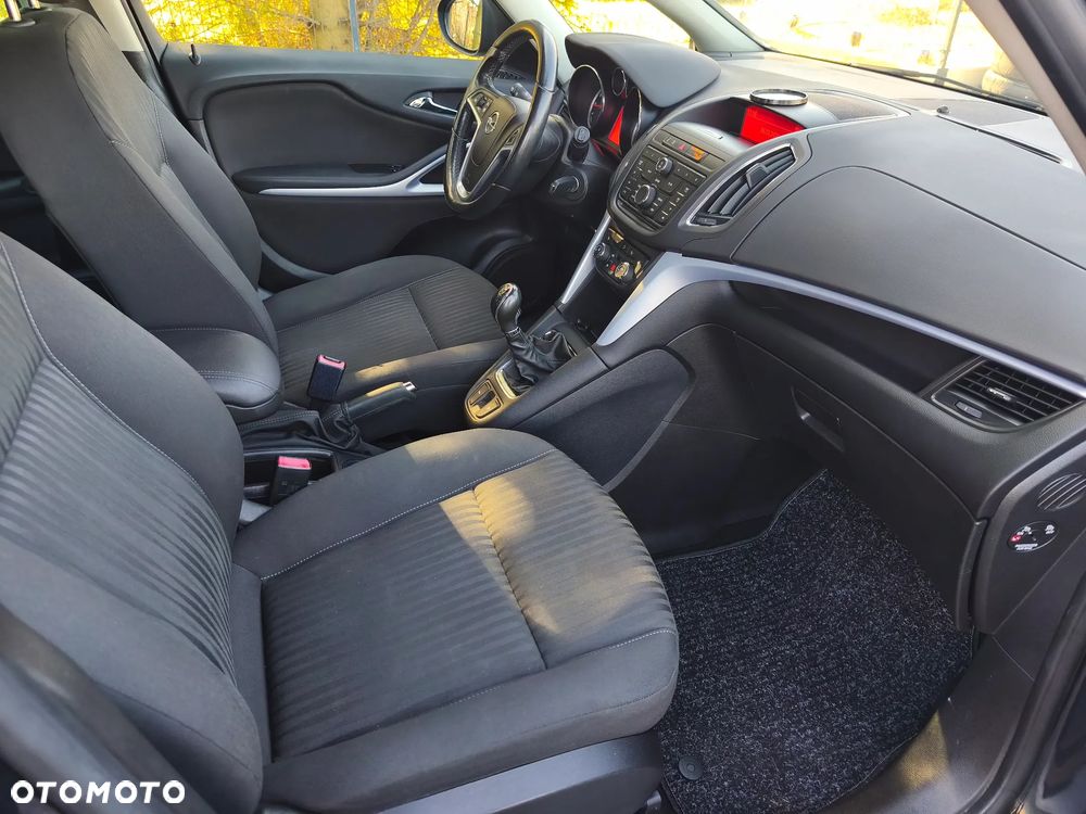Opel Zafira 1.4 T Cosmo EcoFLEX S&S - 24