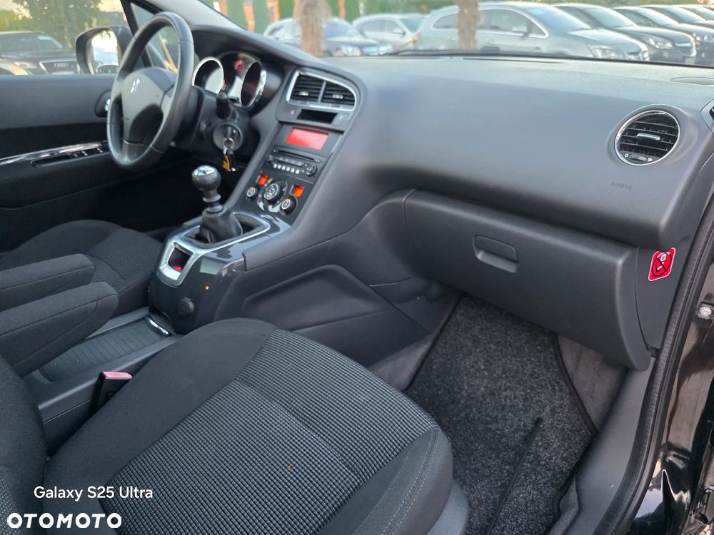Peugeot 5008 - 29
