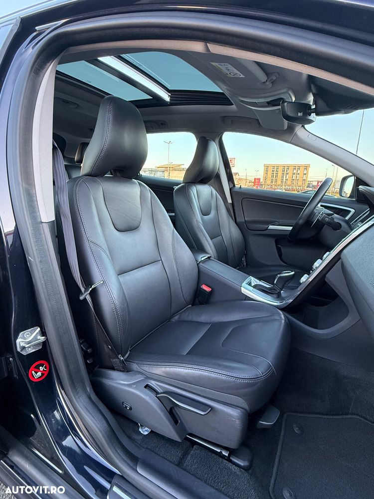 Volvo XC 60 D5 AWD Geartronic Summum - 14