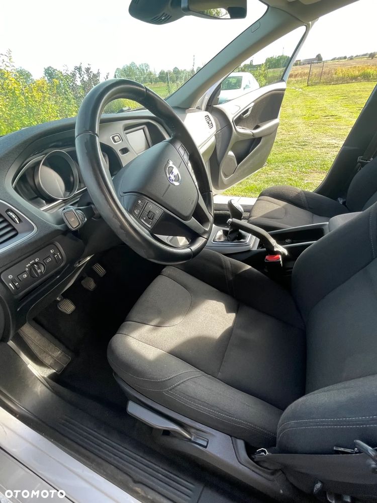 Volvo V40 T2 - 8
