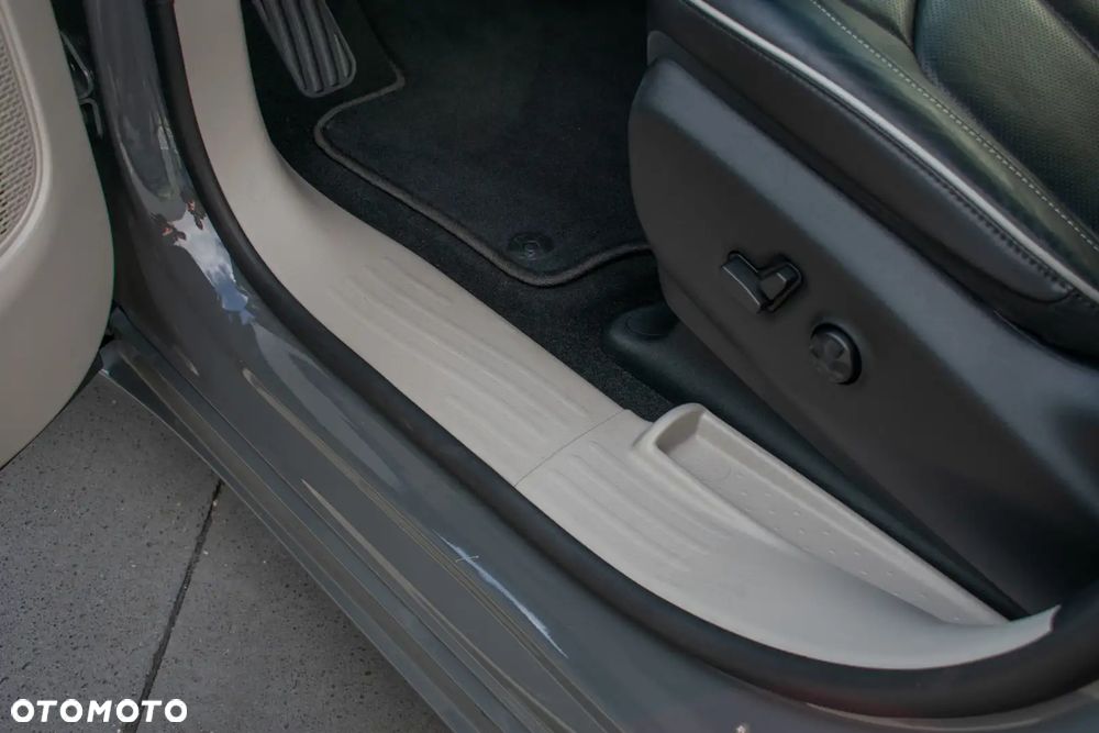 Chrysler Pacifica - 16