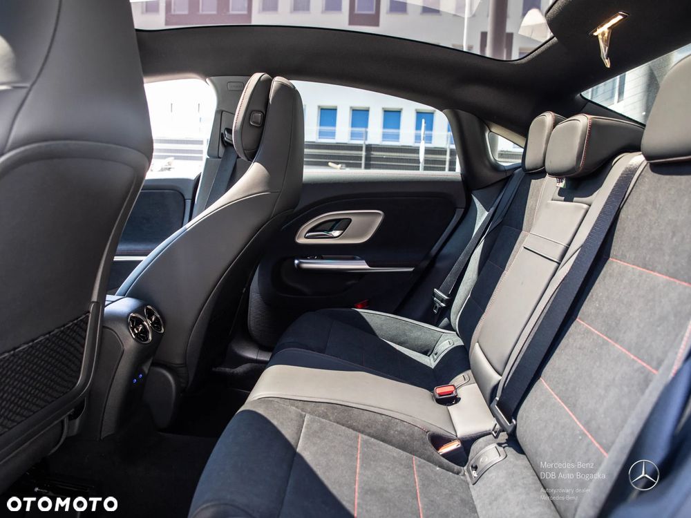 Mercedes-Benz CLA 200 mHEV 8G-DCT - 11