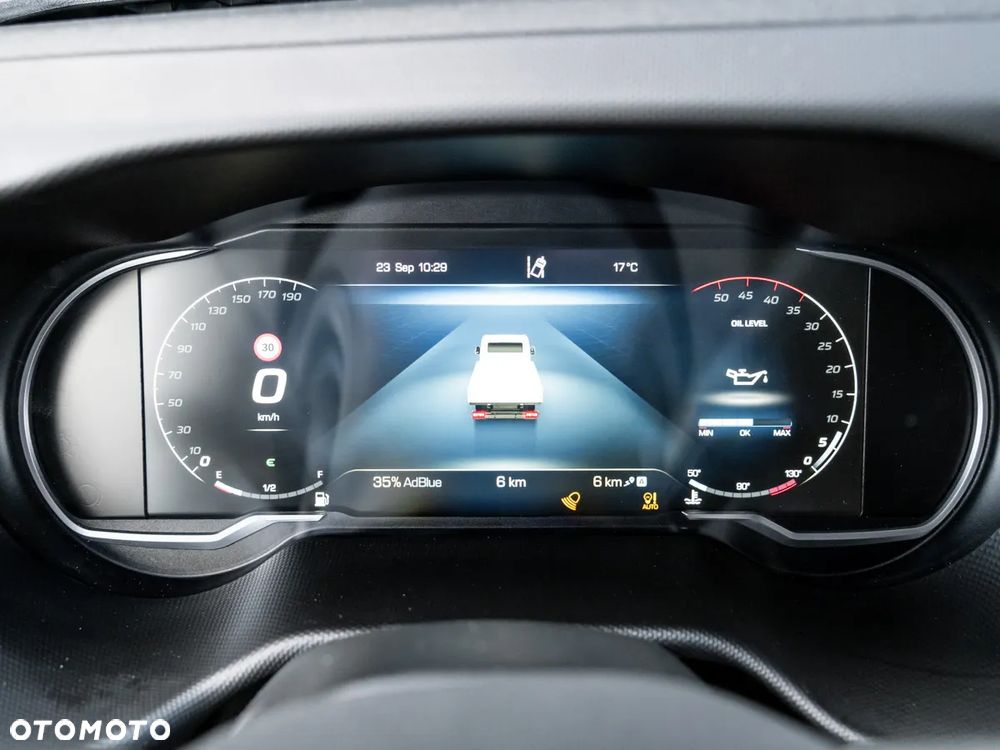 Iveco Daily 35S16H 3.0 kontener z windą - 23