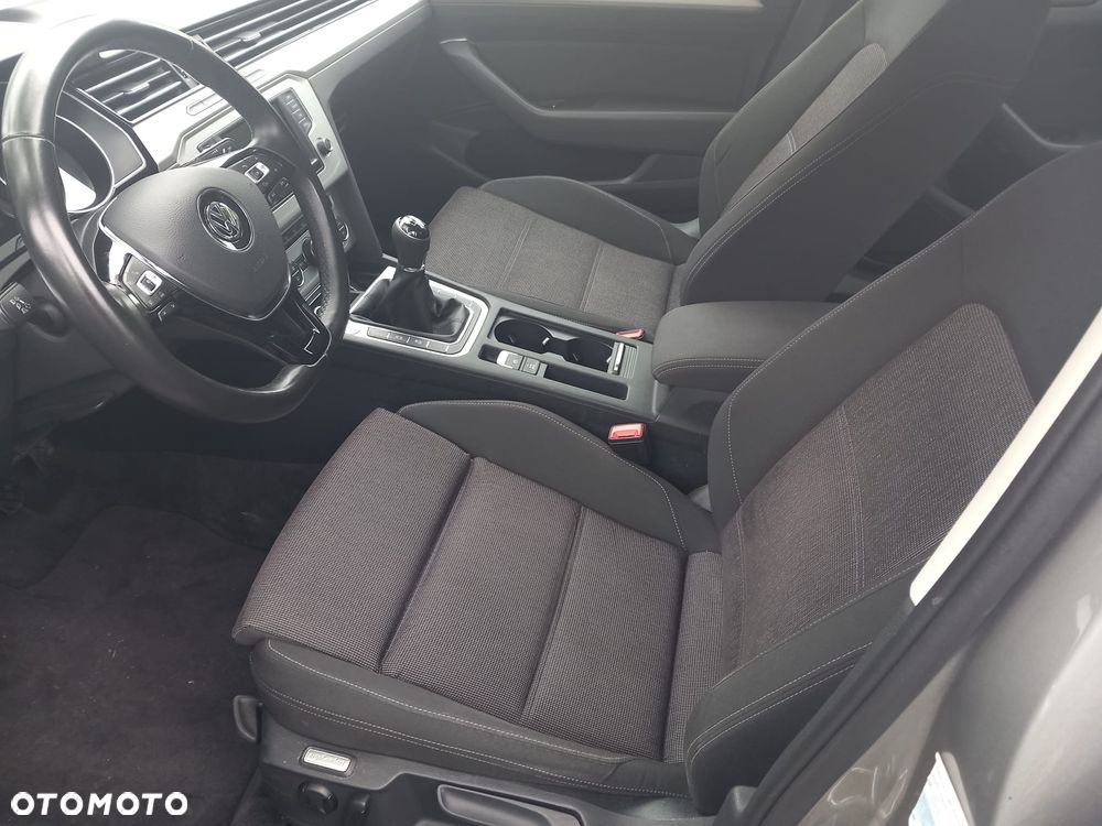 Volkswagen Passat 1.8 TSI BMT Comfortline - 20