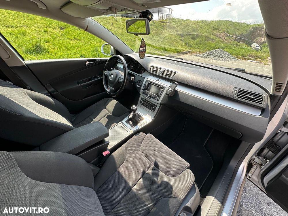 Volkswagen Passat - 11