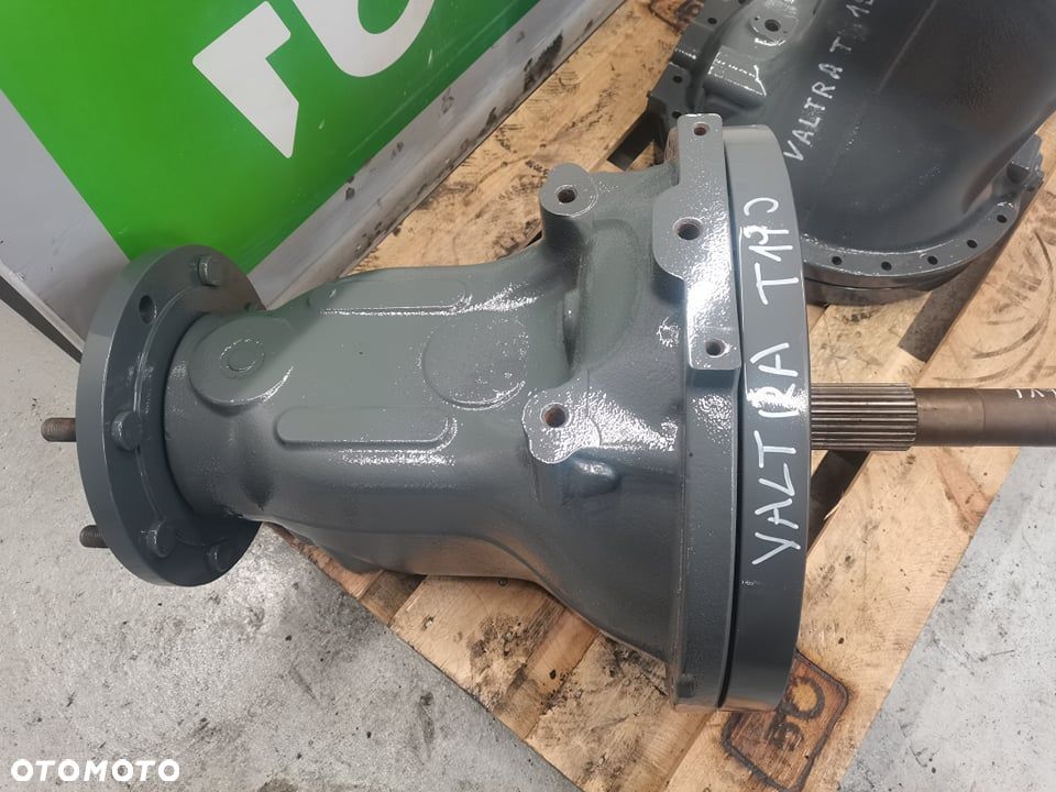 Zwolnica Valtra T 213 {TB0783B tył} - 9