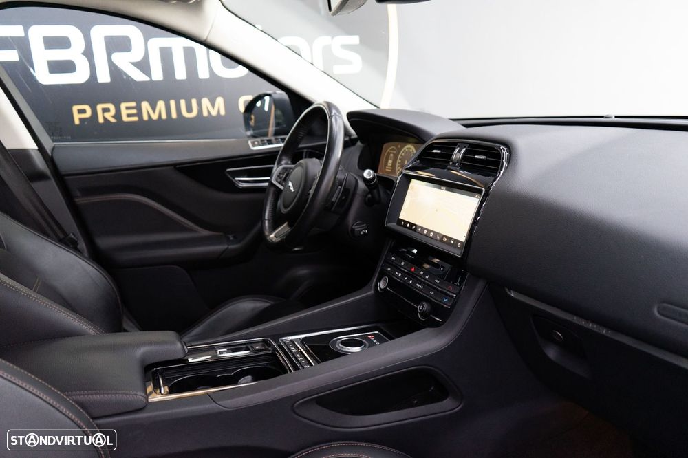 Jaguar F-Pace 20d AWD Aut. R-Sport - 40