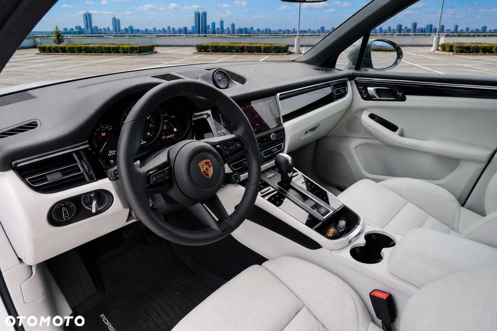 Porsche Macan T - 15