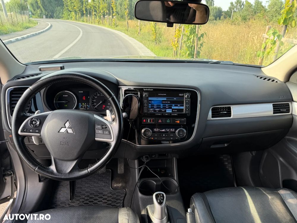 Mitsubishi Outlander 2.0 4WD - 14