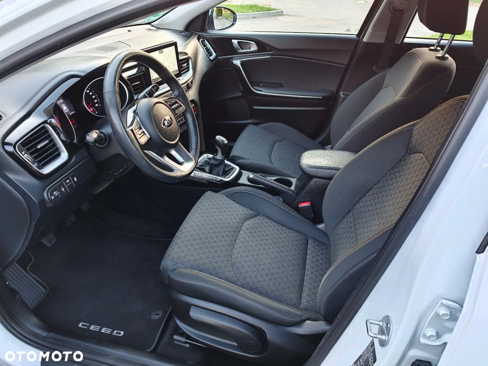 Kia Ceed 1.4 T-GDI L Business Line Plus - 22