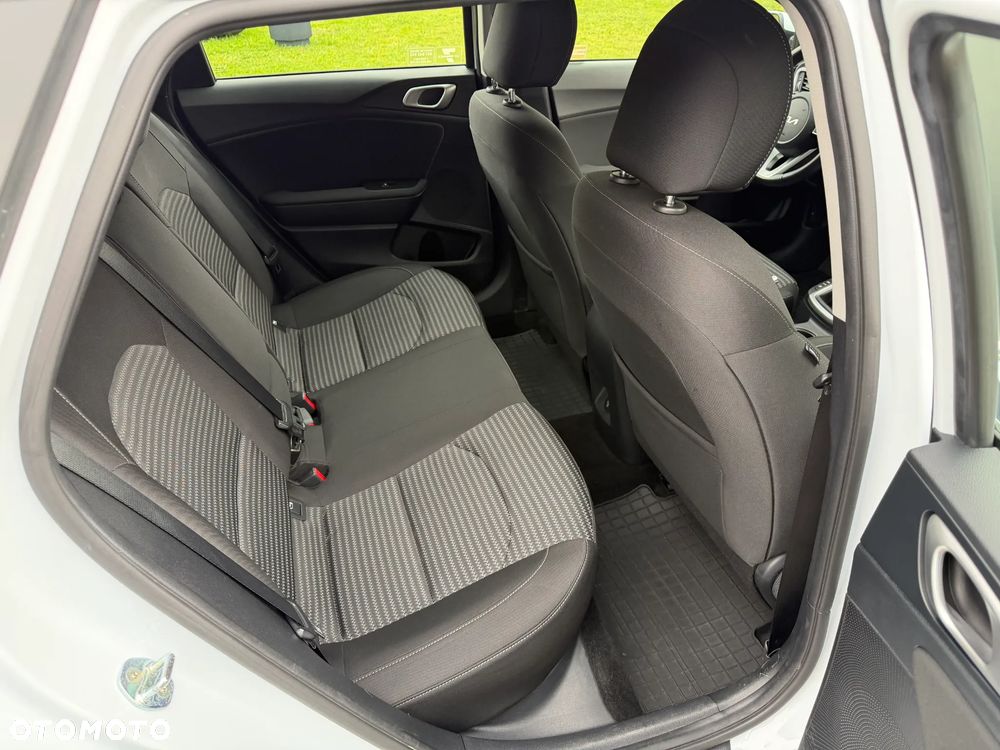 Kia Ceed 1.5 T-GDI M - 9