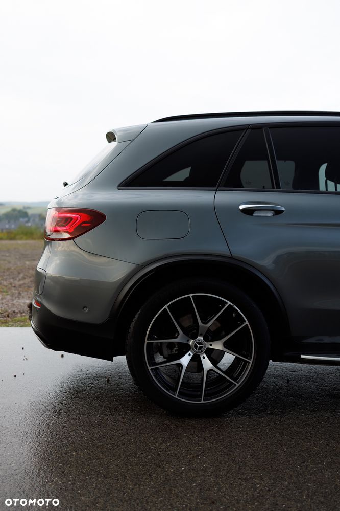 Mercedes-Benz GLC 300 de 4Matic 9G-TRONIC AMG Line Plus - 4