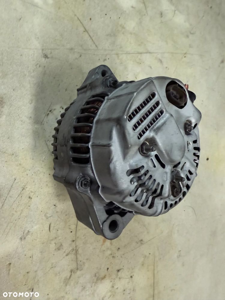 Alternator Toyota Land Cruiser 100 HDJ 100 - 4