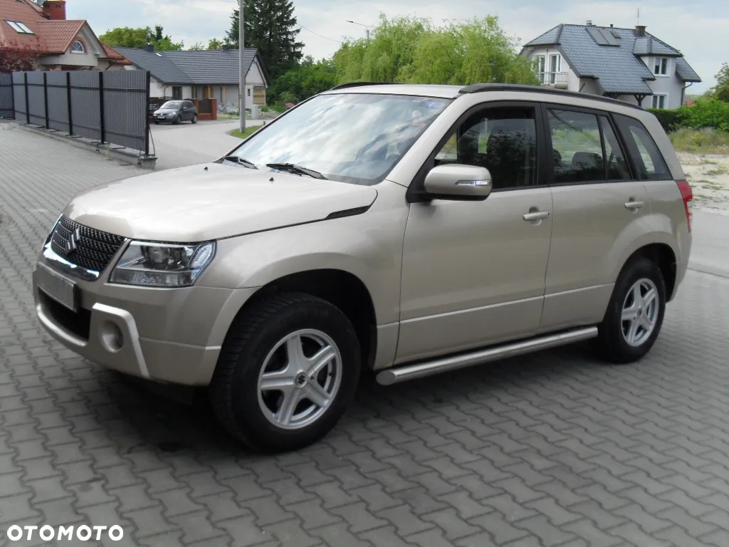 Suzuki Grand Vitara 2.0 - 10