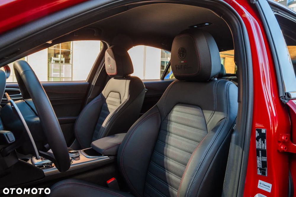 Alfa Romeo Giulia 2.0 Turbo Tributo Italiano Q4 - 11