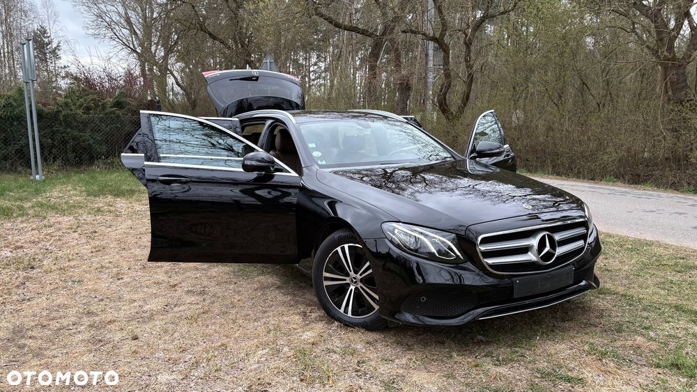 Mercedes-Benz Klasa E 220 d 4-Matic 9G-TRONIC - 12