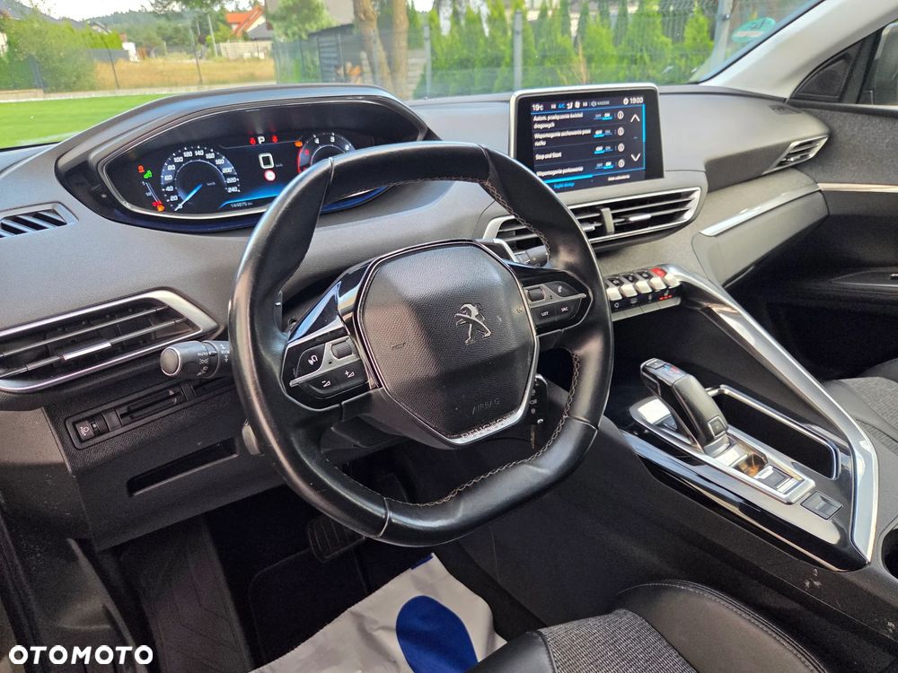 Peugeot 5008 1.6 BlueHDI Allure S&S EAT6 - 26