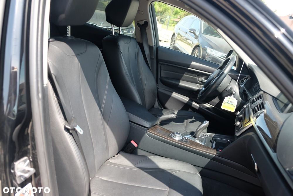 BMW Seria 3 318d Luxury Line - 12