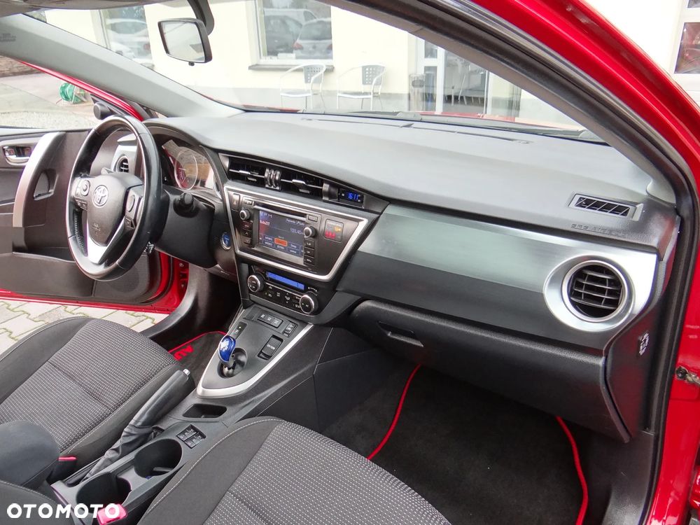 Toyota Auris 1.8 VVT-i Hybrid Automatik Touring Sports Executive - 32