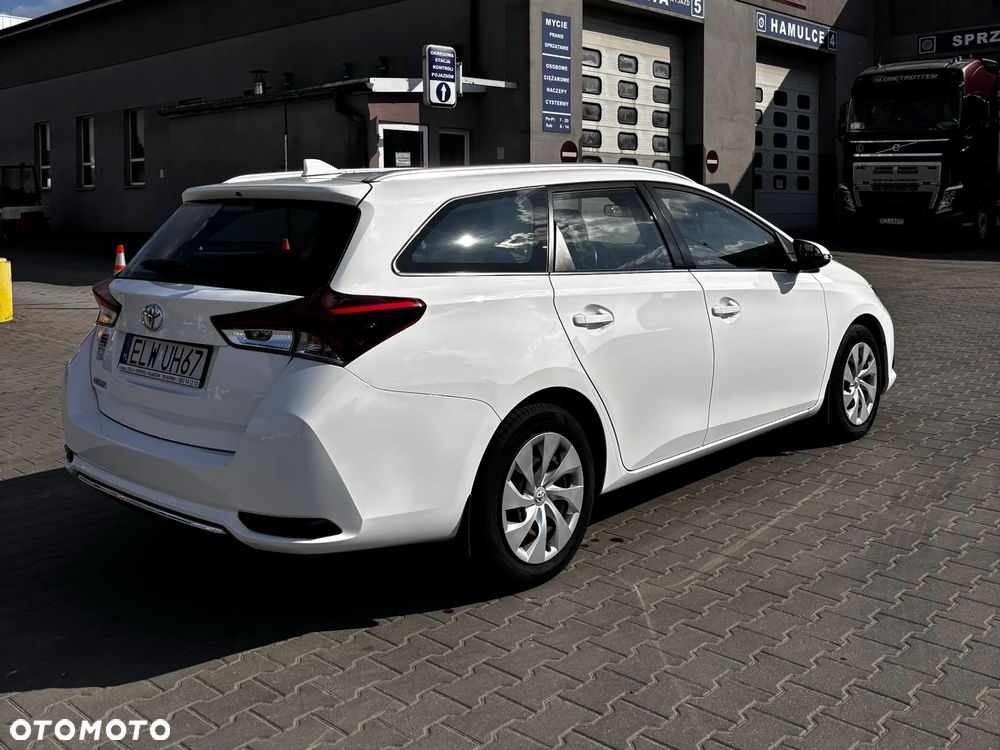 Toyota Auris - 4